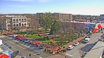 Weather camera view of Walton�s 5 & 10.