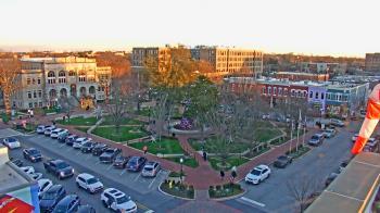 Weather camera view of Walton�s 5 & 10.