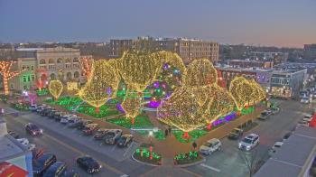 Weather camera view of Walton�s 5 & 10.