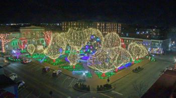 Weather camera view of Walton�s 5 & 10.