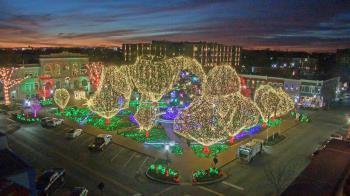 Weather camera view of Walton�s 5 & 10.