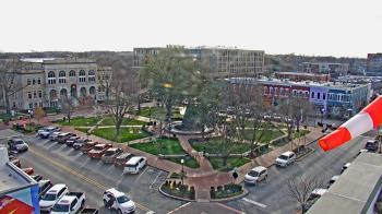 Weather camera view of Walton�s 5 & 10.