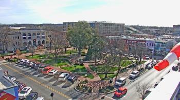 Weather camera view of Walton�s 5 & 10.