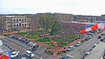 Weather camera view of Walton�s 5 & 10.