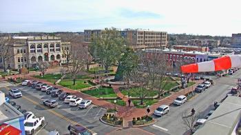 Weather camera view of Walton�s 5 & 10.