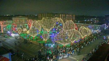 Weather camera view of Walton�s 5 & 10.