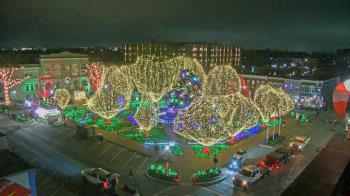 Weather camera view of Walton�s 5 & 10.