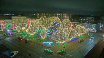 Weather camera view of Walton�s 5 & 10.