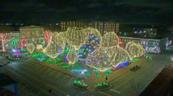 Weather camera view of Walton�s 5 & 10.