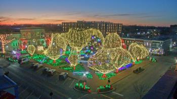 Weather camera view of Walton�s 5 & 10.