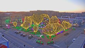 Weather camera view of Walton�s 5 & 10.