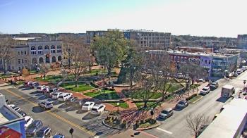 Weather camera view of Walton�s 5 & 10.