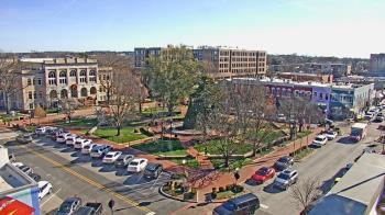 Weather camera view of Walton�s 5 & 10.