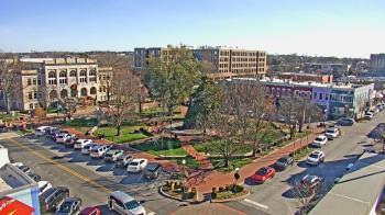 Weather camera view of Walton�s 5 & 10.