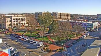 Weather camera view of Walton�s 5 & 10.