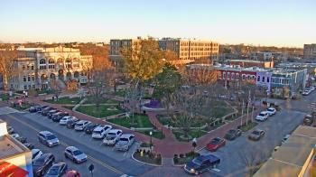 Weather camera view of Walton�s 5 & 10.