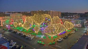 Weather camera view of Walton�s 5 & 10.