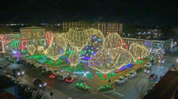 Weather camera view of Walton�s 5 & 10.