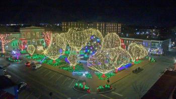 Weather camera view of Walton�s 5 & 10.