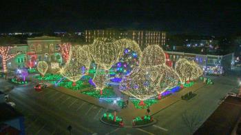 Weather camera view of Walton�s 5 & 10.