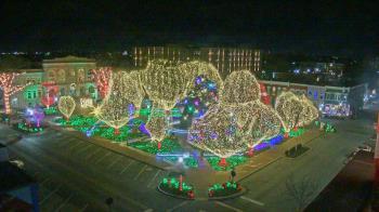 Weather camera view of Walton�s 5 & 10.