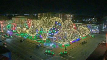 Weather camera view of Walton�s 5 & 10.