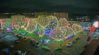 Weather camera view of Walton�s 5 & 10.