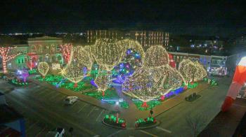 Weather camera view of Walton�s 5 & 10.