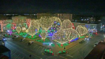 Weather camera view of Walton�s 5 & 10.