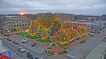 Weather camera view of Walton�s 5 & 10.