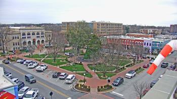 Weather camera view of Walton�s 5 & 10.