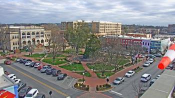 Weather camera view of Walton�s 5 & 10.