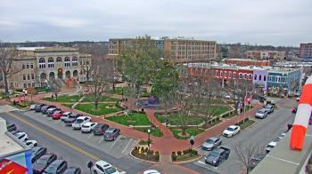 Weather camera view of Walton�s 5 & 10.