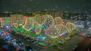 Weather camera view of Walton�s 5 & 10.