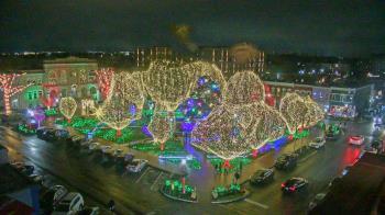 Weather camera view of Walton�s 5 & 10.