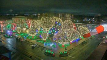 Weather camera view of Walton�s 5 & 10.