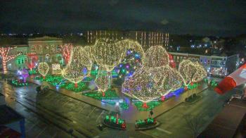 Weather camera view of Walton�s 5 & 10.