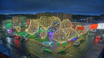 Weather camera view of Walton�s 5 & 10.