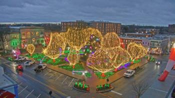 Weather camera view of Walton�s 5 & 10.