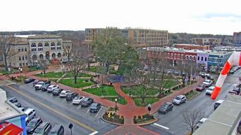 Weather camera view of Walton�s 5 & 10.