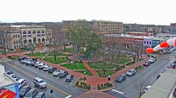 Weather camera view of Walton�s 5 & 10.