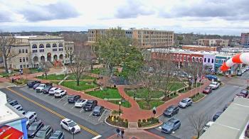 Weather camera view of Walton�s 5 & 10.