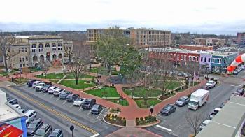 Weather camera view of Walton�s 5 & 10.