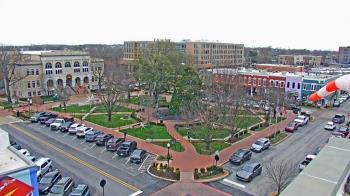 Weather camera view of Walton�s 5 & 10.