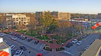 Weather camera view of Walton�s 5 & 10.