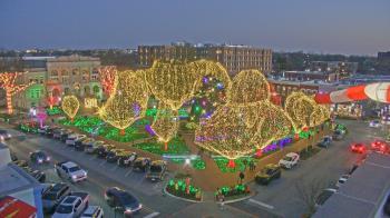 Weather camera view of Walton�s 5 & 10.