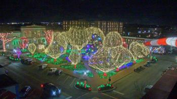 Weather camera view of Walton�s 5 & 10.