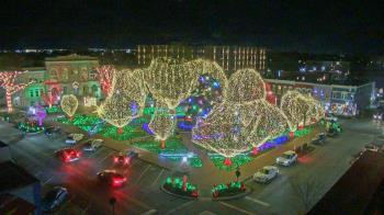 Weather camera view of Walton�s 5 & 10.