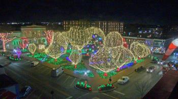 Weather camera view of Walton�s 5 & 10.