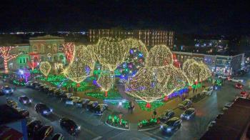 Weather camera view of Walton�s 5 & 10.